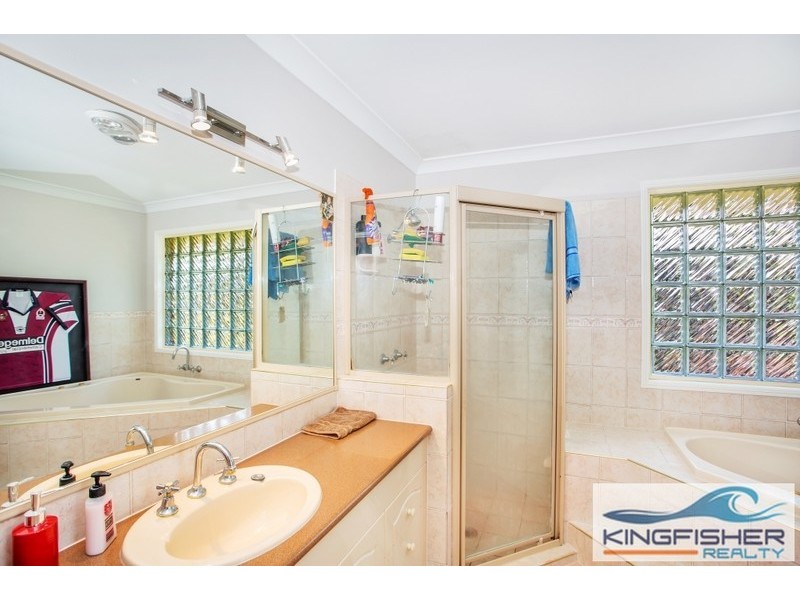 30 Whitehead Drive, Burleigh Waters QLD 4220