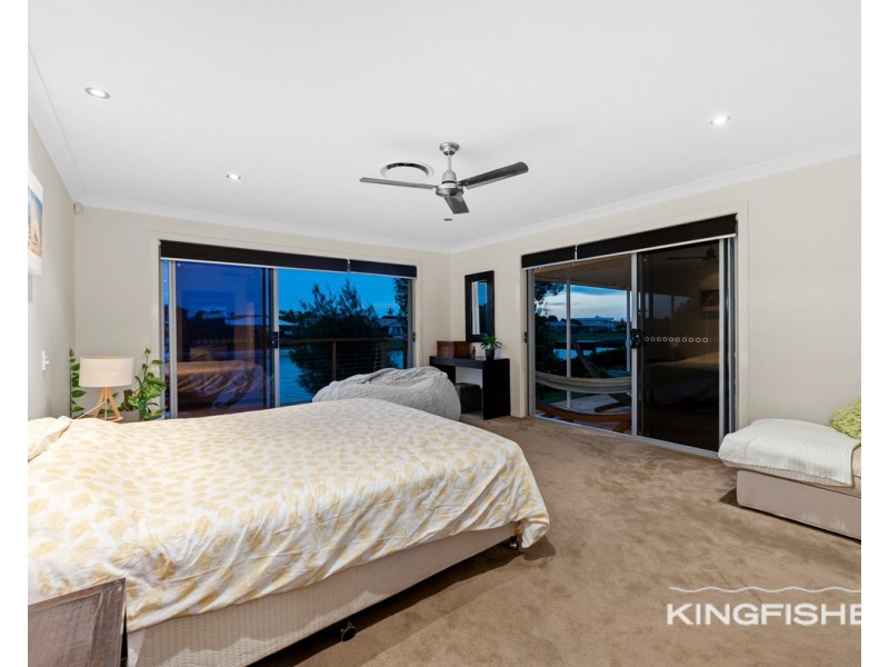 182 Acanthus Avenue, Burleigh Waters QLD 4220