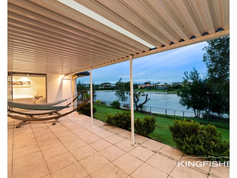 182 Acanthus Avenue, Burleigh Waters QLD 4220