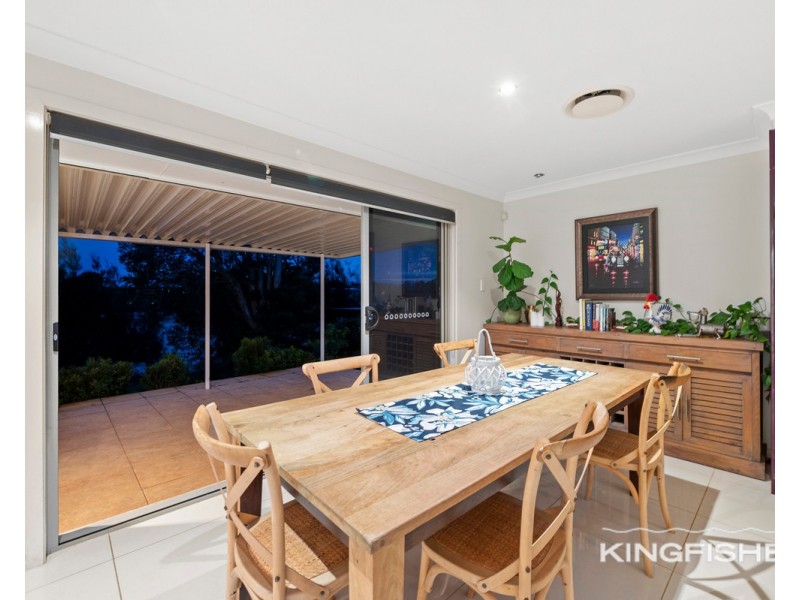 182 Acanthus Avenue, Burleigh Waters QLD 4220