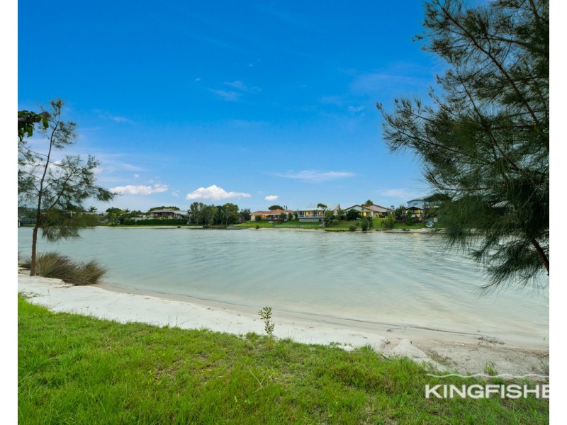 182 Acanthus Avenue, Burleigh Waters QLD 4220