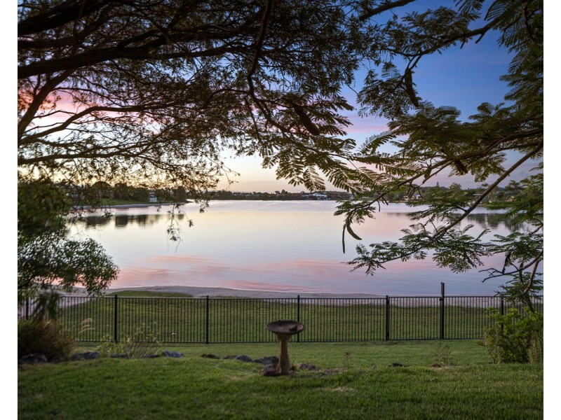 31 Kingfisher Crescent, Burleigh Waters QLD 4220