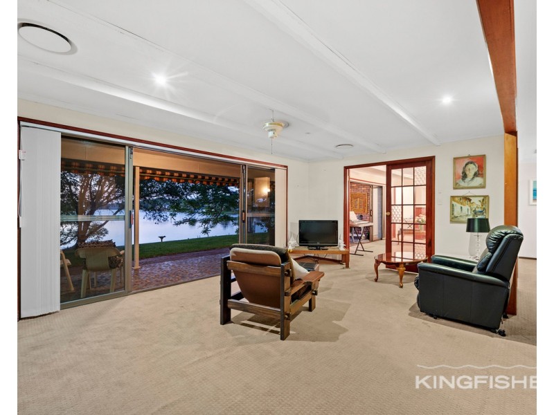 31 Kingfisher Crescent, Burleigh Waters QLD 4220