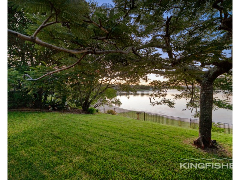 31 Kingfisher Crescent, Burleigh Waters QLD 4220