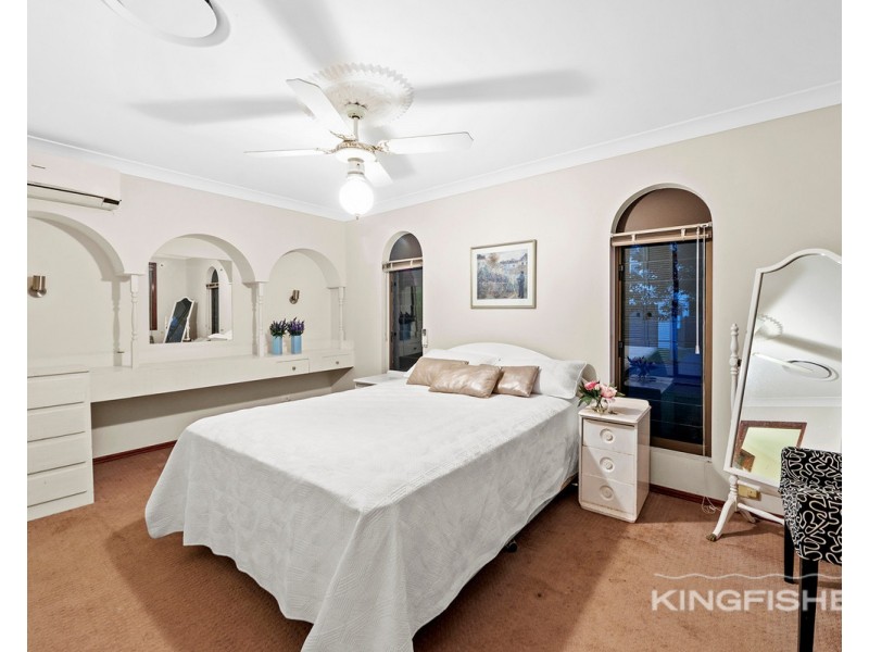 31 Kingfisher Crescent, Burleigh Waters QLD 4220