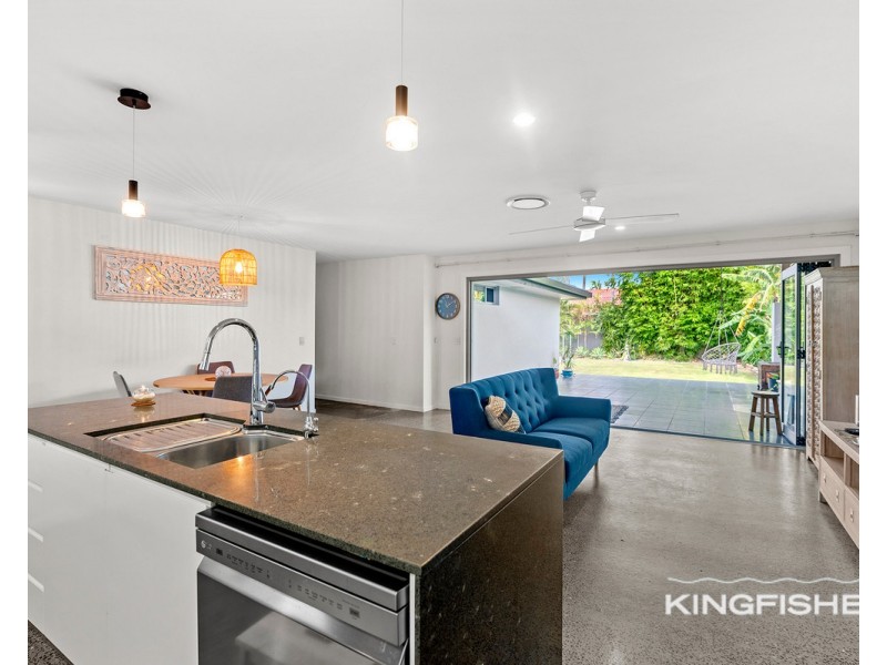 45 Mallawa Drive, Palm Beach QLD 4221