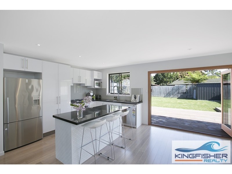 10 Kingfisher Crescent, Burleigh Waters QLD 4220