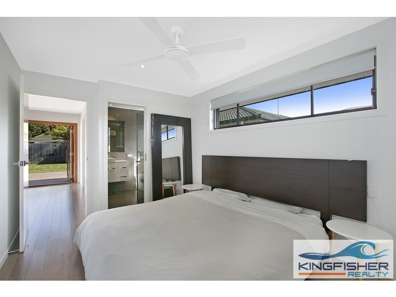 10 Kingfisher Crescent, Burleigh Waters QLD 4220