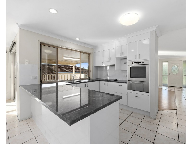 23 Gainsborough Drive, Varsity Lakes QLD 4227