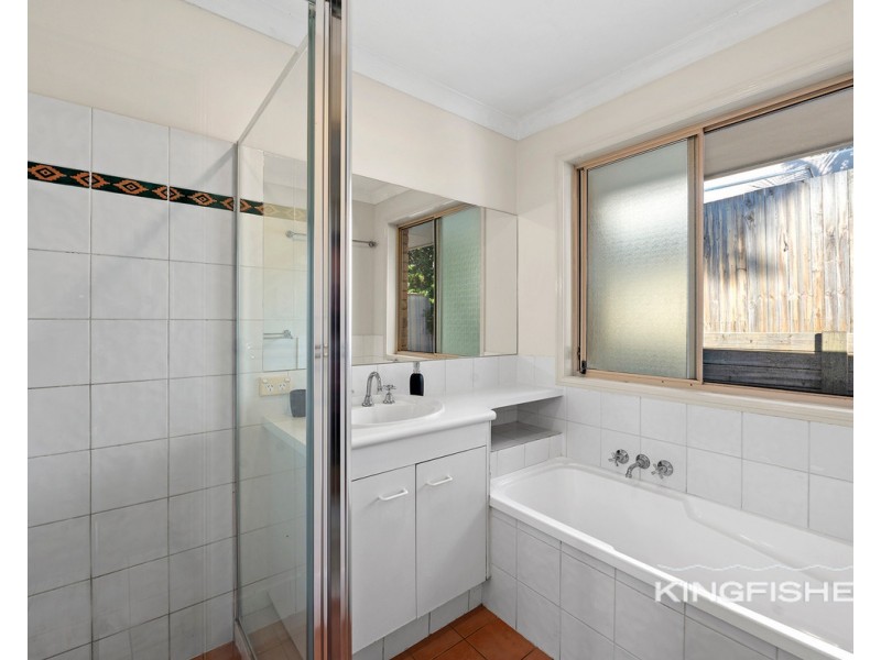 23 Gainsborough Drive, Varsity Lakes QLD 4227