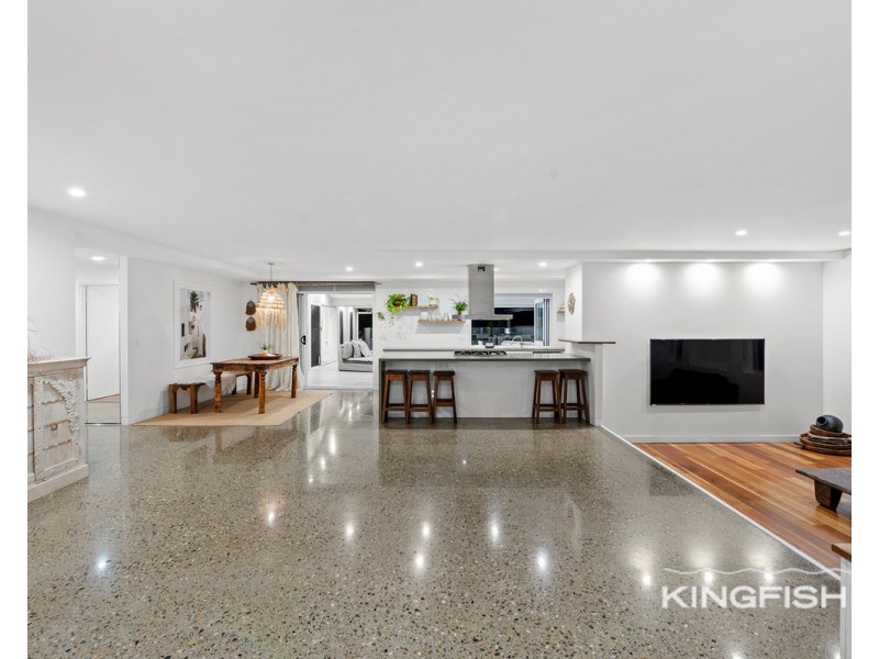 153 Acanthus Avenue, Burleigh Waters QLD 4220