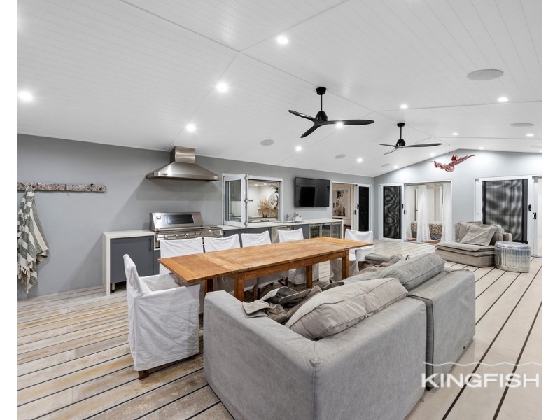 153 Acanthus Avenue, Burleigh Waters QLD 4220