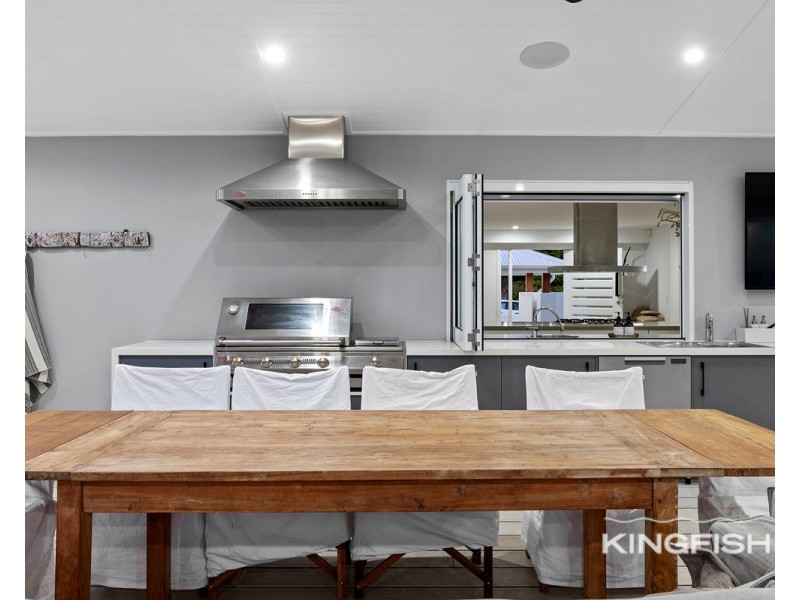 153 Acanthus Avenue, Burleigh Waters QLD 4220