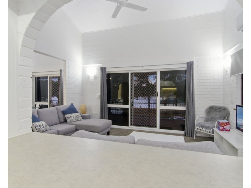 2/30 Murlong Crescent, Palm Beach QLD 4221