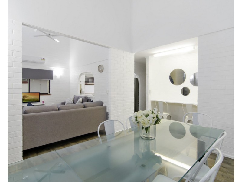 2/30 Murlong Crescent, Palm Beach QLD 4221