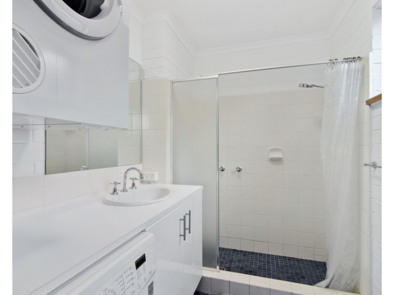 2/30 Murlong Crescent, Palm Beach QLD 4221