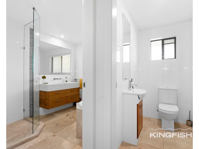 23 Kingfisher Crescent, Burleigh Waters QLD 4220