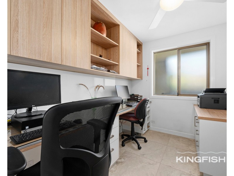 23 Kingfisher Crescent, Burleigh Waters QLD 4220