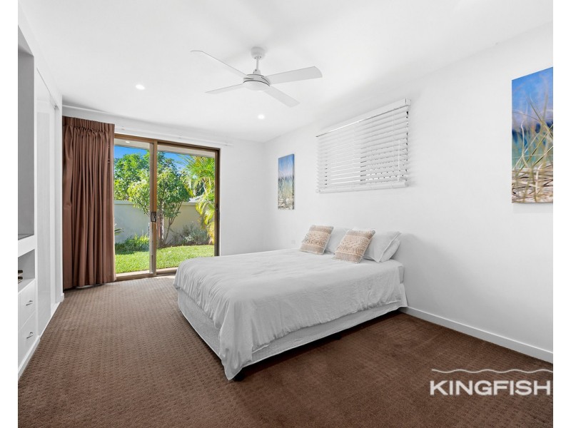 23 Kingfisher Crescent, Burleigh Waters QLD 4220