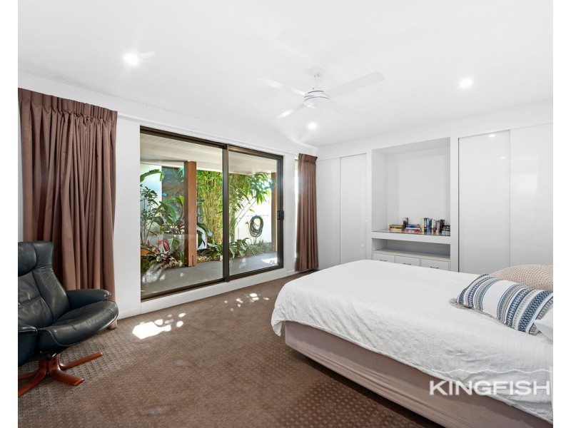 23 Kingfisher Crescent, Burleigh Waters QLD 4220