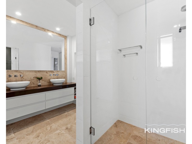 23 Kingfisher Crescent, Burleigh Waters QLD 4220