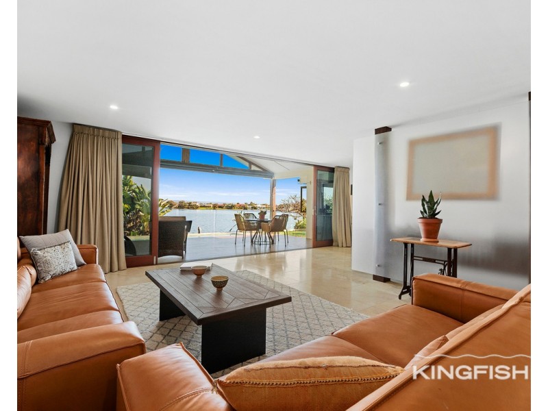 23 Kingfisher Crescent, Burleigh Waters QLD 4220