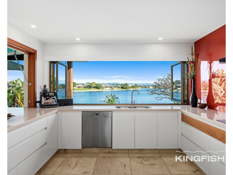 23 Kingfisher Crescent, Burleigh Waters QLD 4220