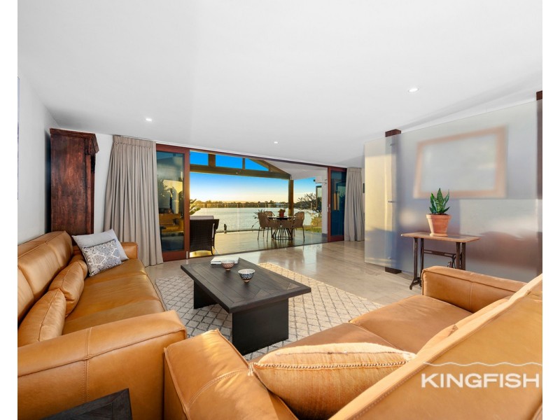 23 Kingfisher Crescent, Burleigh Waters QLD 4220