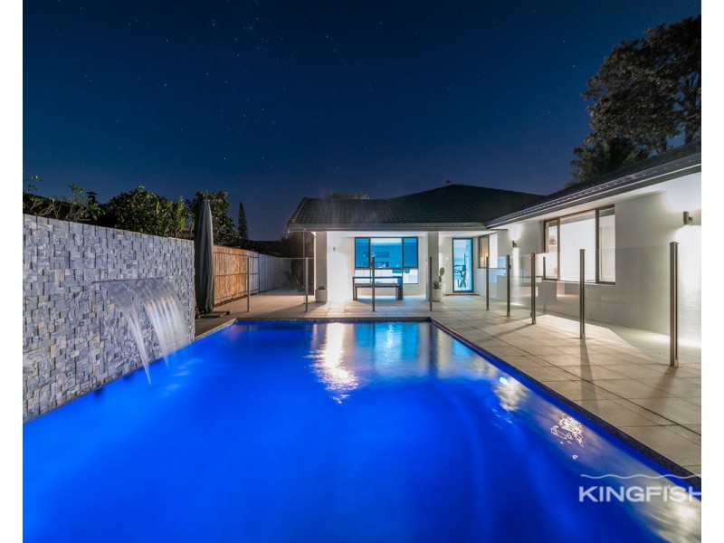4 Anthony Drive, Burleigh Waters QLD 4220