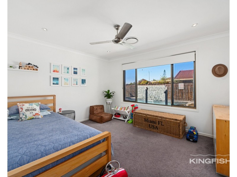 4 Anthony Drive, Burleigh Waters QLD 4220
