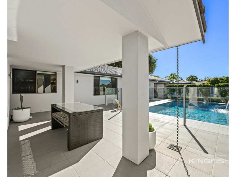 4 Anthony Drive, Burleigh Waters QLD 4220