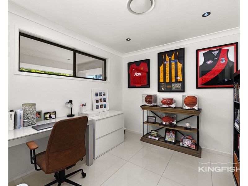 4 Anthony Drive, Burleigh Waters QLD 4220