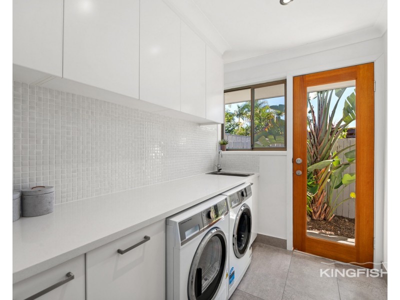 4 Anthony Drive, Burleigh Waters QLD 4220