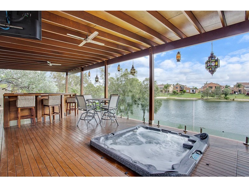 102 Jabiru Avenue, Burleigh Waters QLD 4220