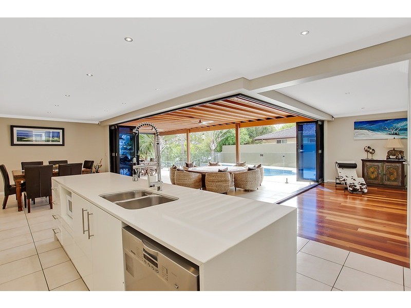 102 Jabiru Avenue, Burleigh Waters QLD 4220