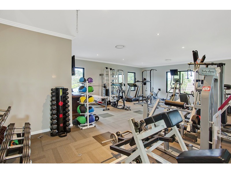 102 Jabiru Avenue, Burleigh Waters QLD 4220