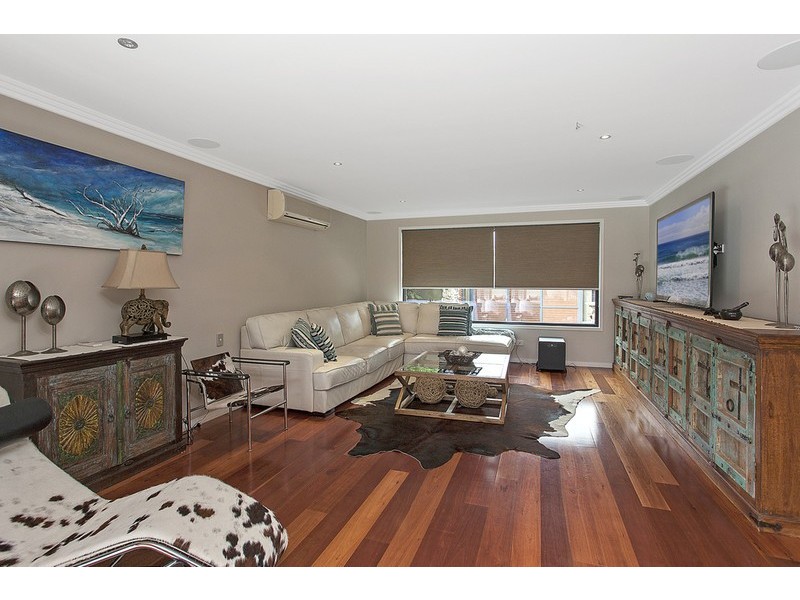 102 Jabiru Avenue, Burleigh Waters QLD 4220