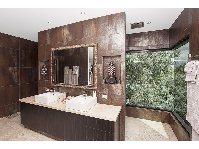 102 Jabiru Avenue, Burleigh Waters QLD 4220