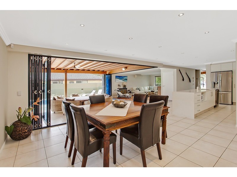 102 Jabiru Avenue, Burleigh Waters QLD 4220