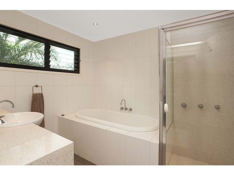 102 Jabiru Avenue, Burleigh Waters QLD 4220