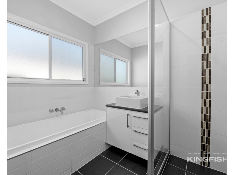 2 Eden Circuit, Reedy Creek QLD 4227