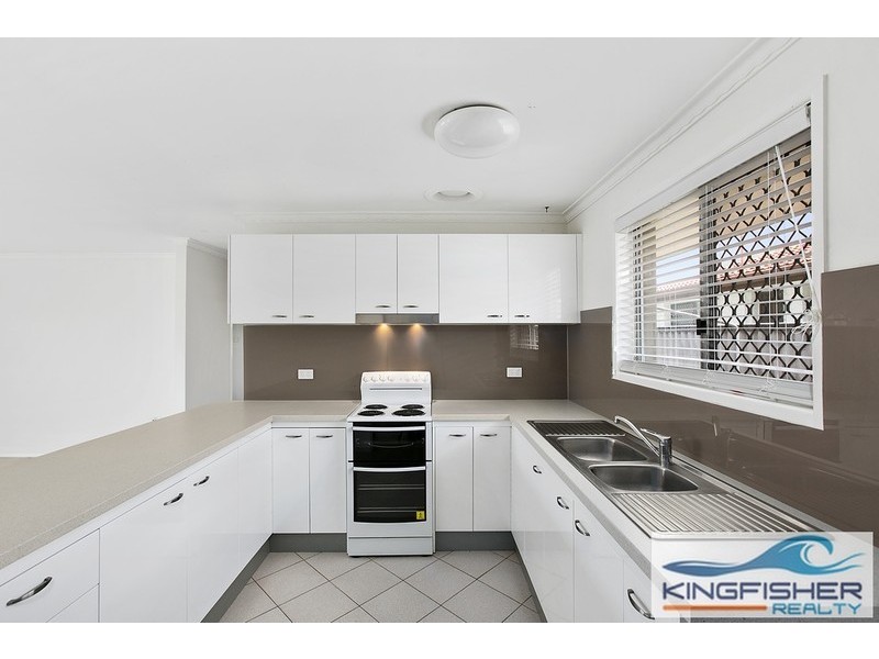 2/4 Logan Avenue, Miami QLD 4220