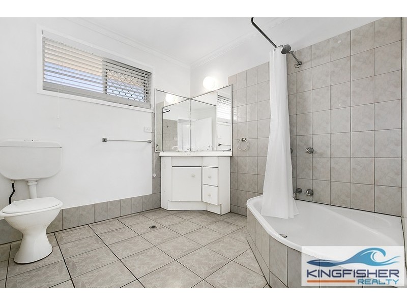 2/4 Logan Avenue, Miami QLD 4220
