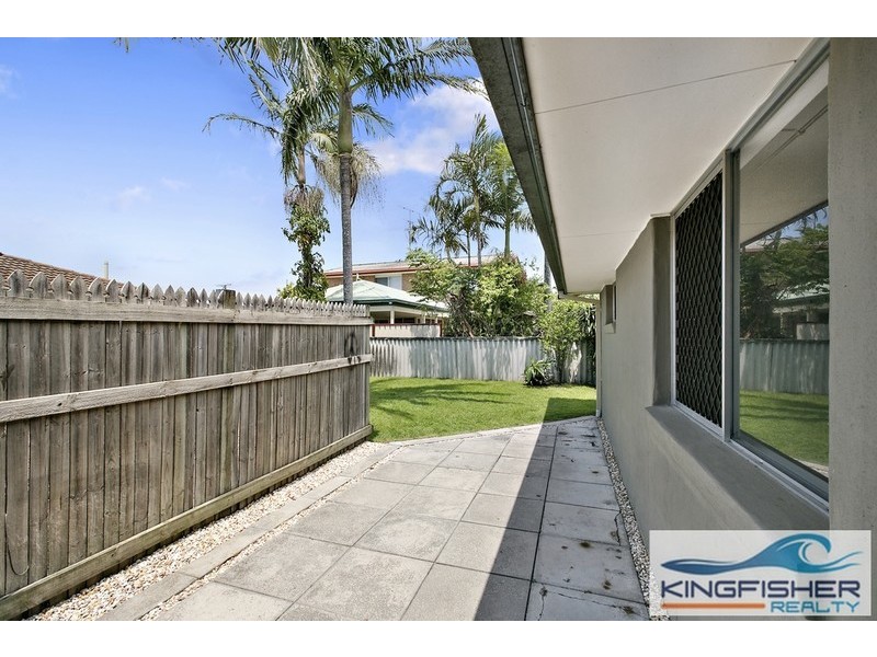 2/4 Logan Avenue, Miami QLD 4220