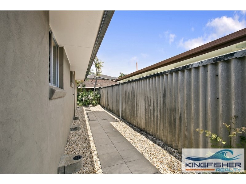 2/4 Logan Avenue, Miami QLD 4220