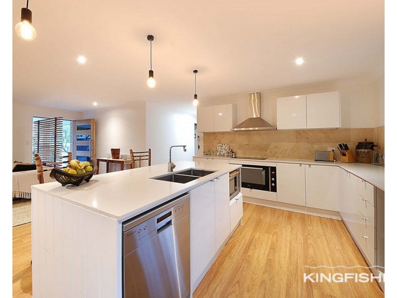 17 Egret Avenue, Burleigh Waters QLD 4220