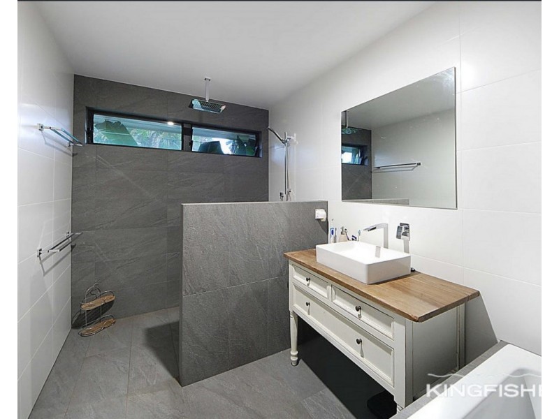 17 Egret Avenue, Burleigh Waters QLD 4220