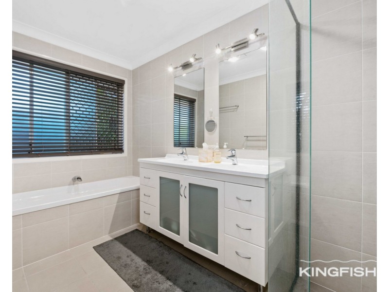 15 Belrose Boulevard, Varsity Lakes QLD 4227