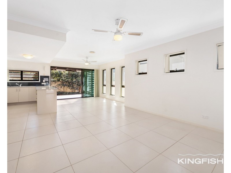 2/6 Peter Parade, Miami QLD 4220