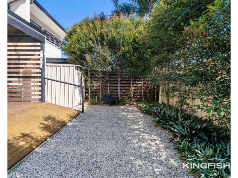 2/6 Peter Parade, Miami QLD 4220